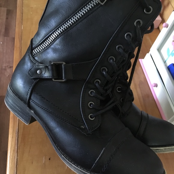 Black combat boots - Picture 2 of 4
